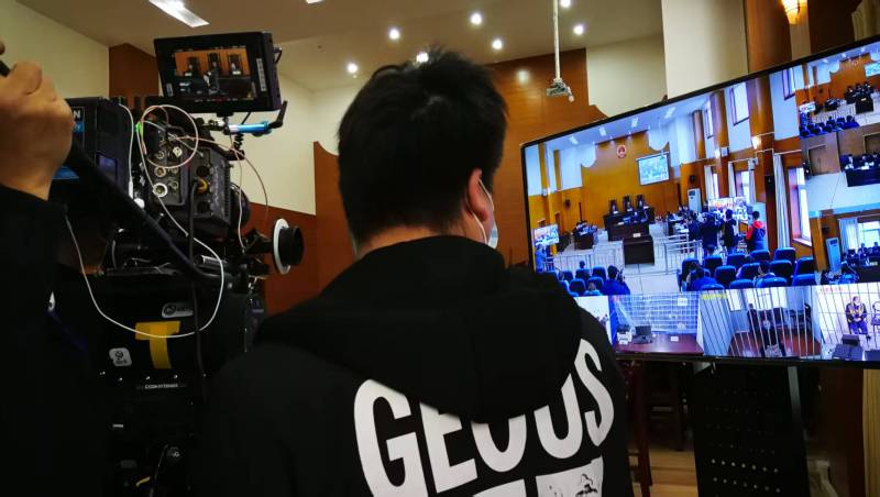 AI生成VS人工创意——丹巴县广告片拍摄公司的技术浪漫主义实践